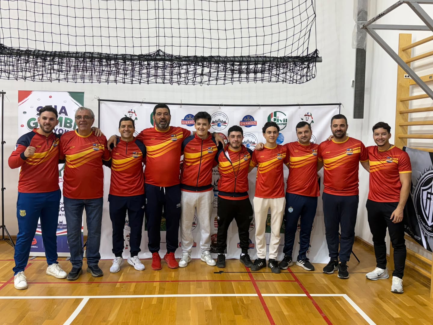 Siiiiii CAMPEONES DEL MUNDO de Futbolchapas, en una final ajustadisima nuestros compañero…